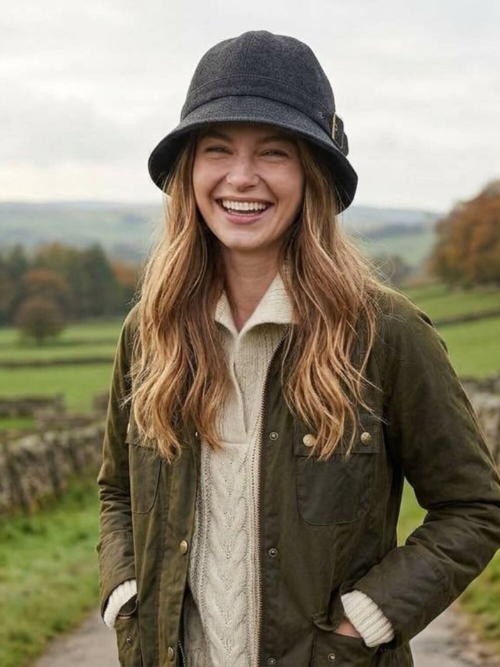 Barbour Gray Wool Blend Bucket Cloche Hat Buckle Detail Size Small Tartan Lining
